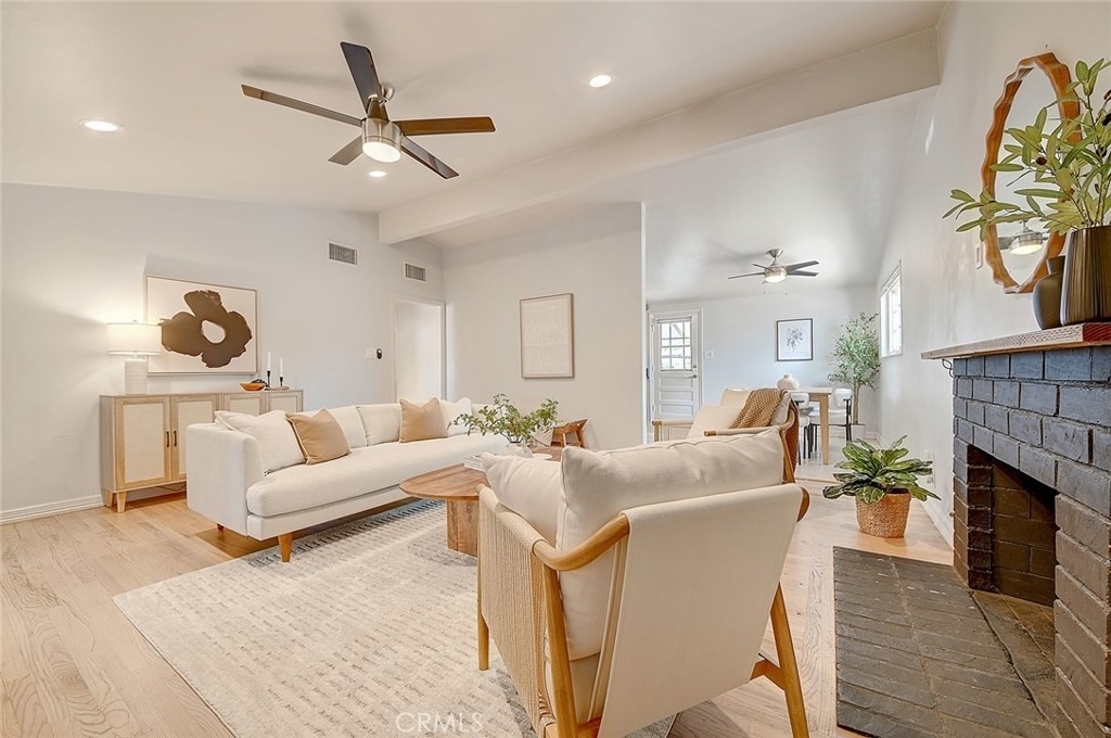 2044 W Spruce Avenue - Photo 0