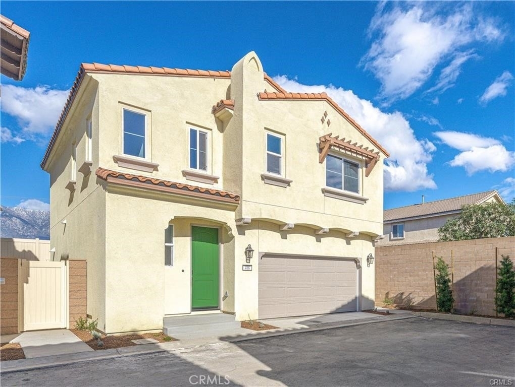 466 Meyer Place - Photo 1