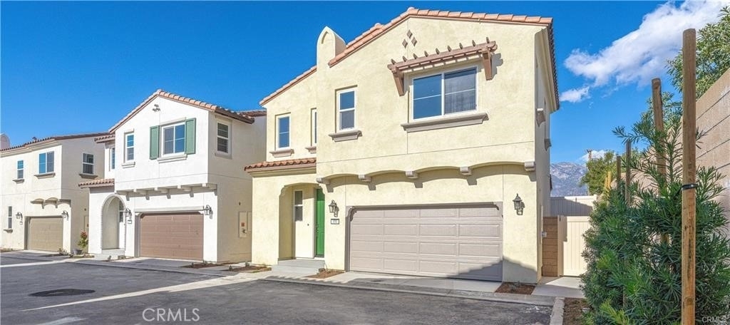 466 Meyer Place - Photo 2