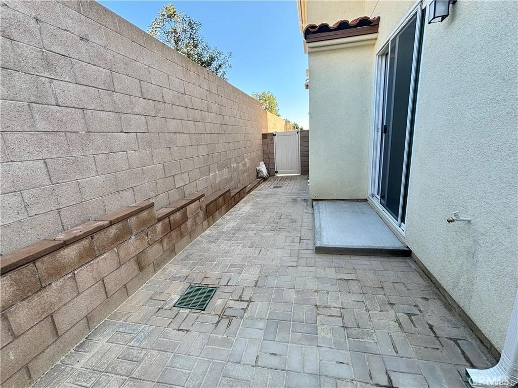 466 Meyer Place - Photo 29