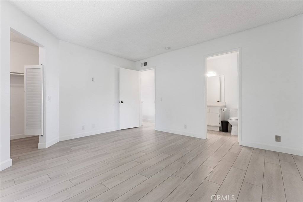 17 Hollowglen - Photo 13