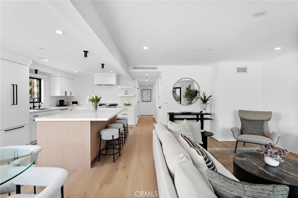 322 1/2 Iris Avenue - Photo 8