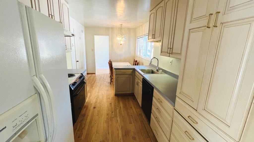 10460 Davison Avenue - Photo 6