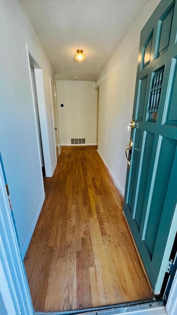10460 Davison Avenue - Photo 2