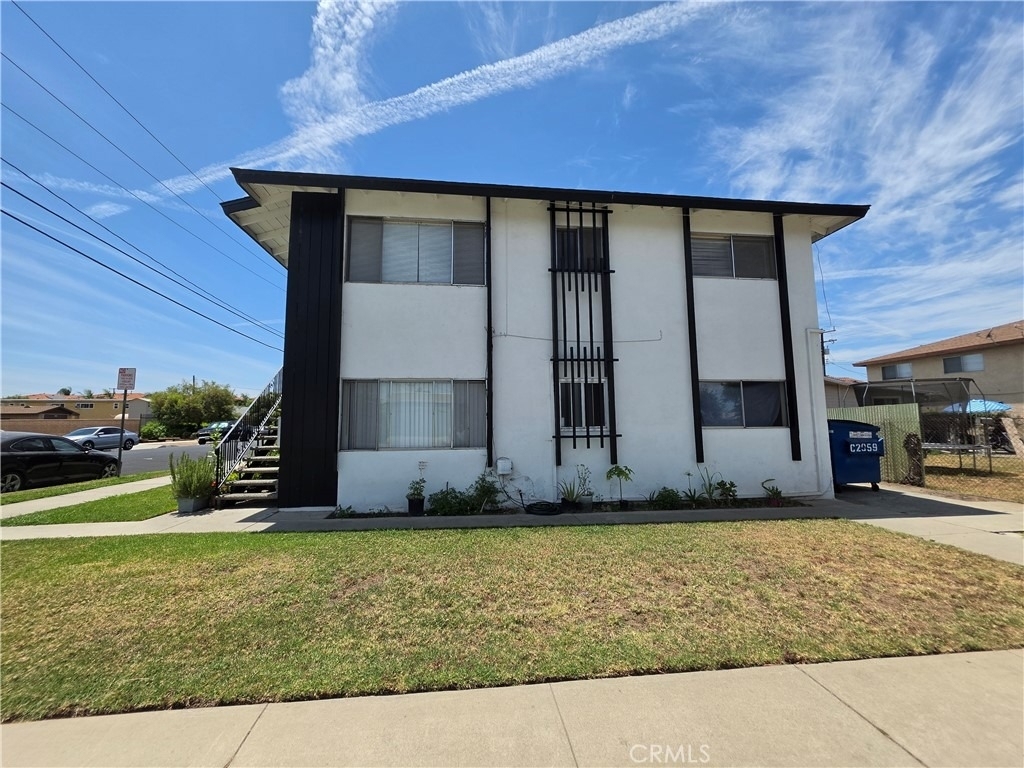 901 Carob Way - Photo 0