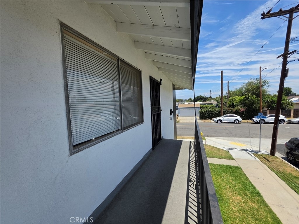 901 Carob Way - Photo 1
