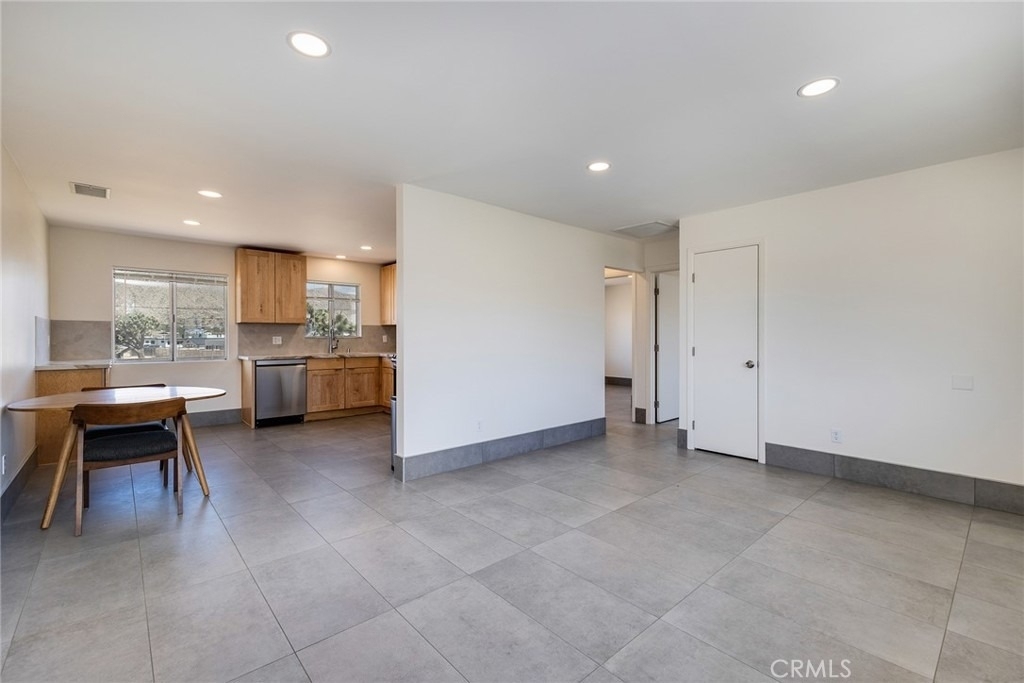 7412 Deer Trail - Photo 4