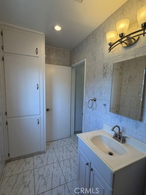 1717 N Berendo - Photo 11