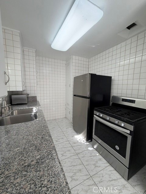 1717 N Berendo - Photo 5