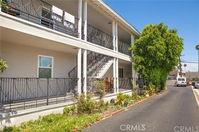 1138 Western Avenue - Photo 2