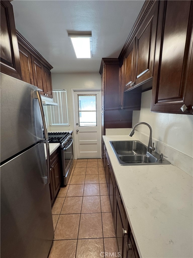 1138 Western Avenue - Photo 6