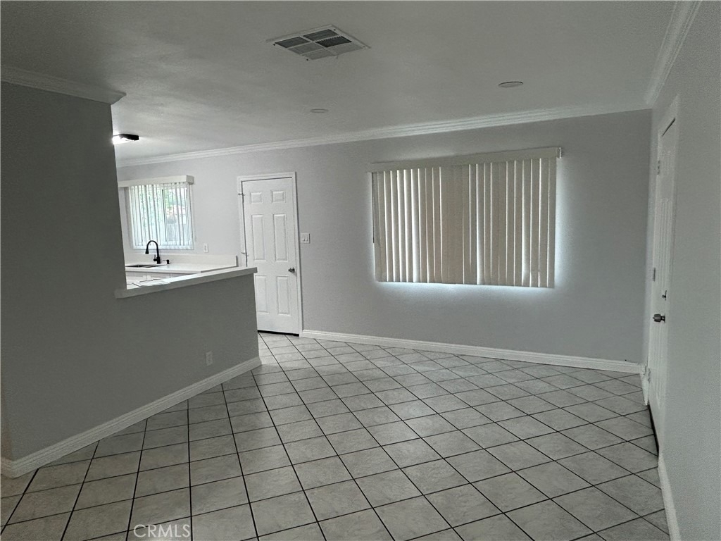 390 E Carter - Photo 3