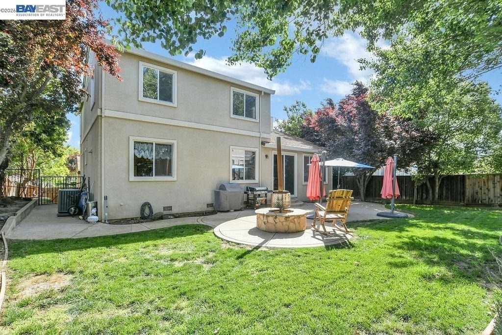 2913 Haddington Ct - Photo 2