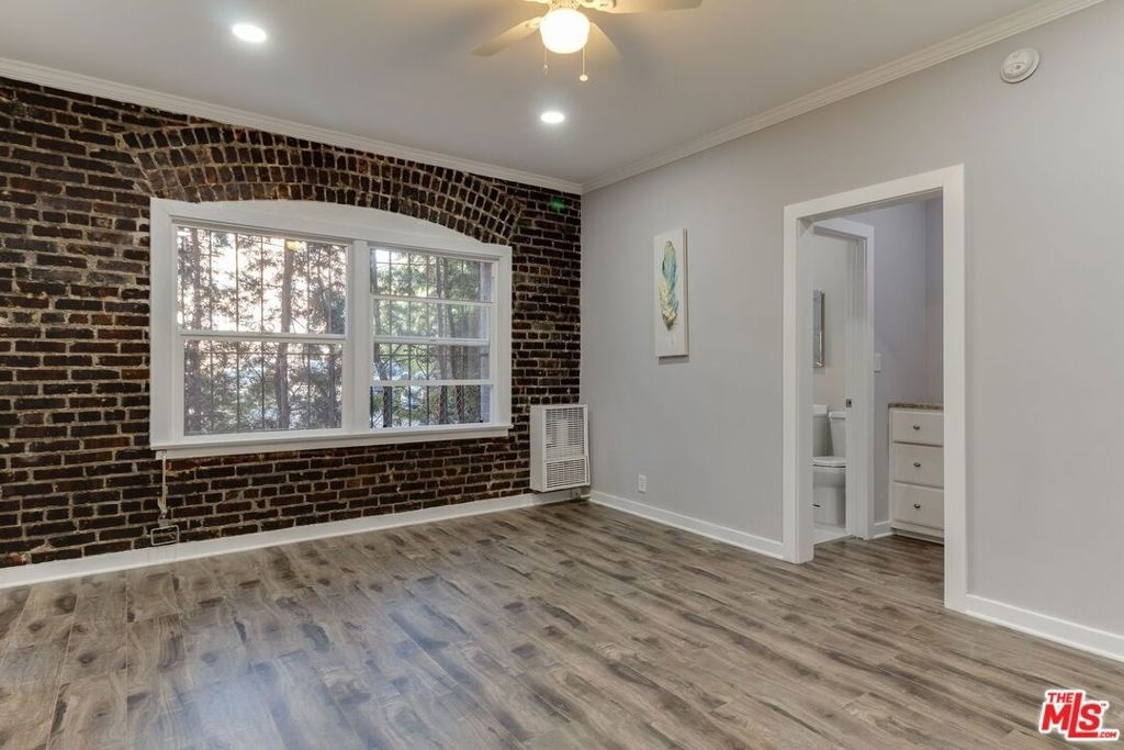 730 S Catalina Street - Photo 2