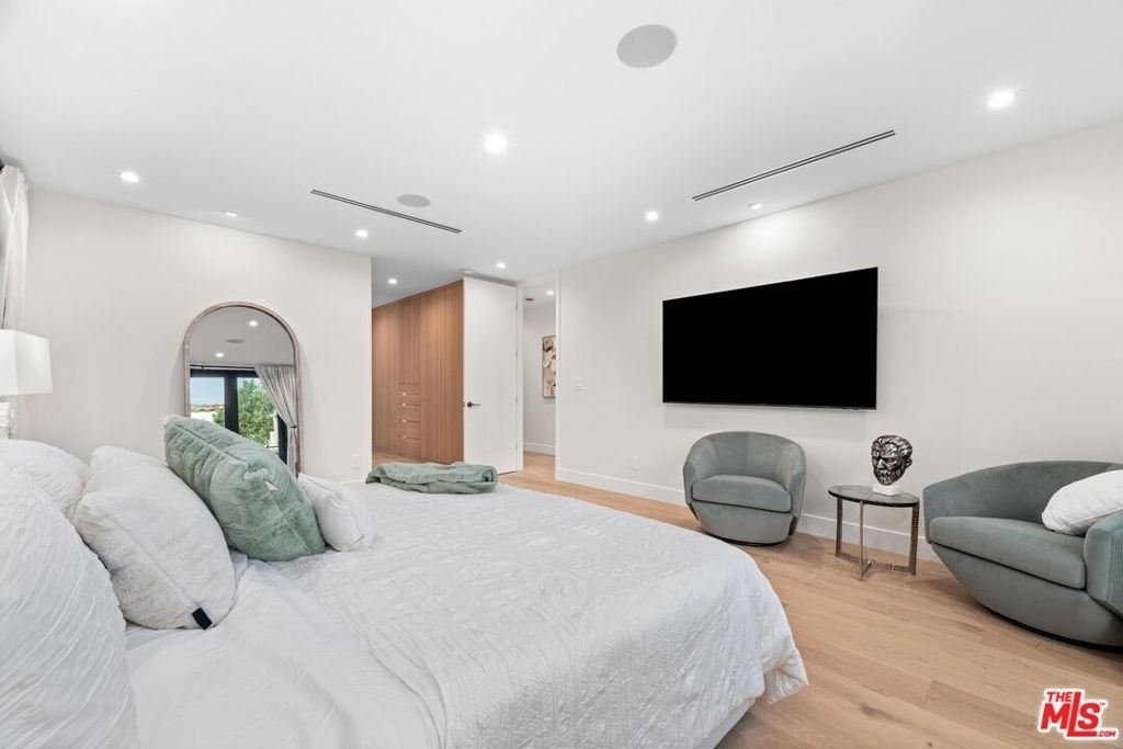100 S La Jolla Avenue - Photo 22
