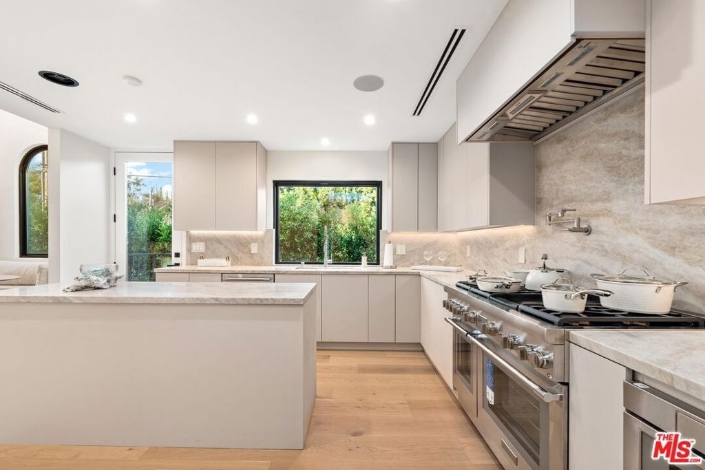 100 S La Jolla Avenue - Photo 9