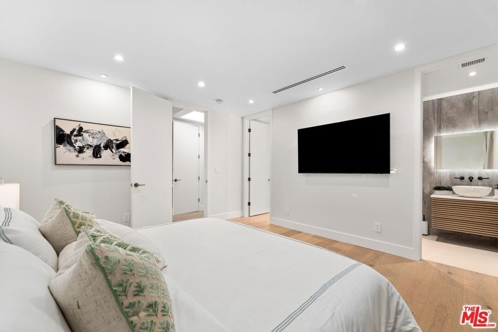 100 S La Jolla Avenue - Photo 16
