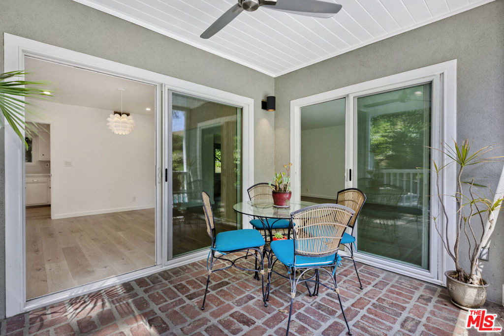 3101 N Beachwood Drive - Photo 9