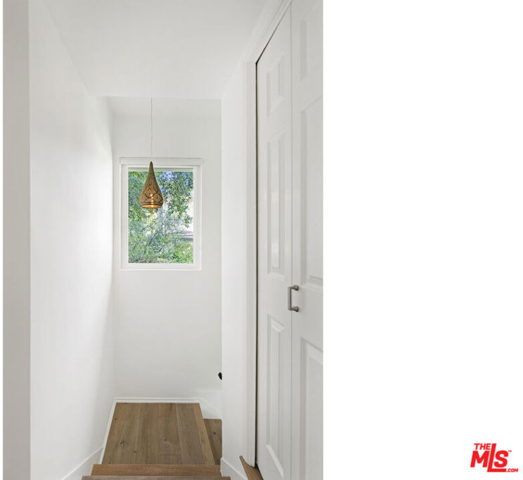 3101 N Beachwood Drive - Photo 16