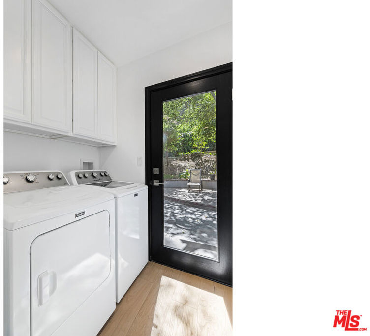 3101 N Beachwood Drive - Photo 13