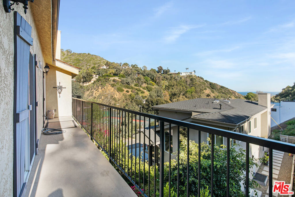 3855 Rambla Pacifico - Photo 6