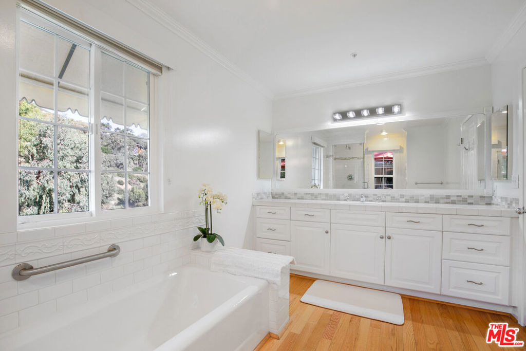 3855 Rambla Pacifico - Photo 18