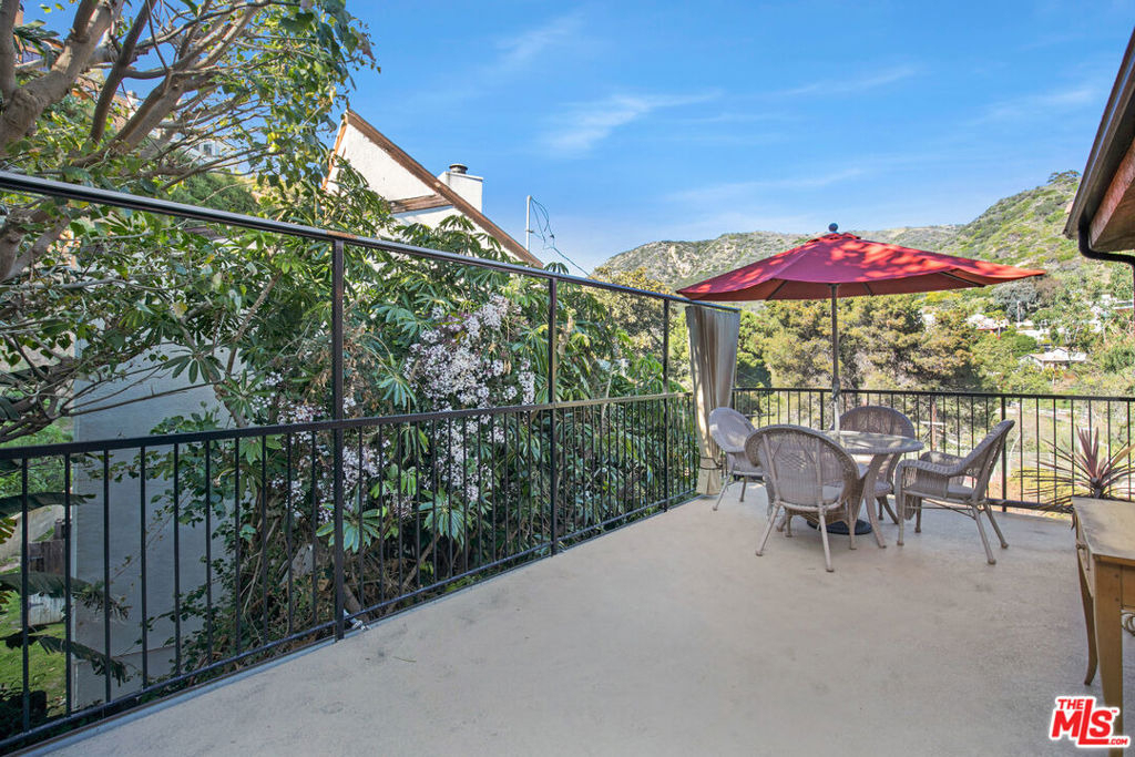 3855 Rambla Pacifico - Photo 10
