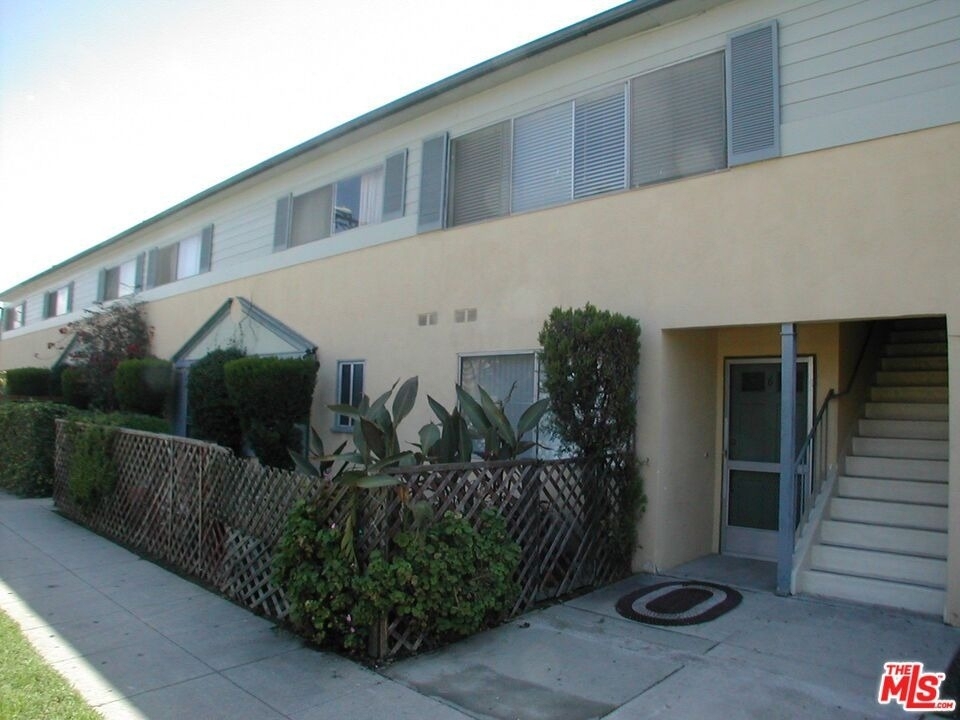 3603 Mentone Avenue - Photo 0