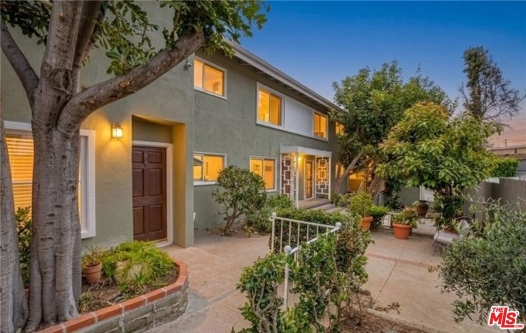 16144 W Sunset Boulevard - Photo 0