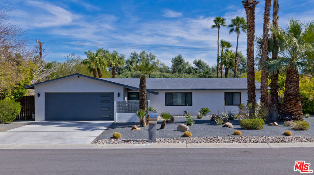2660 N Farrell Drive - Photo 0