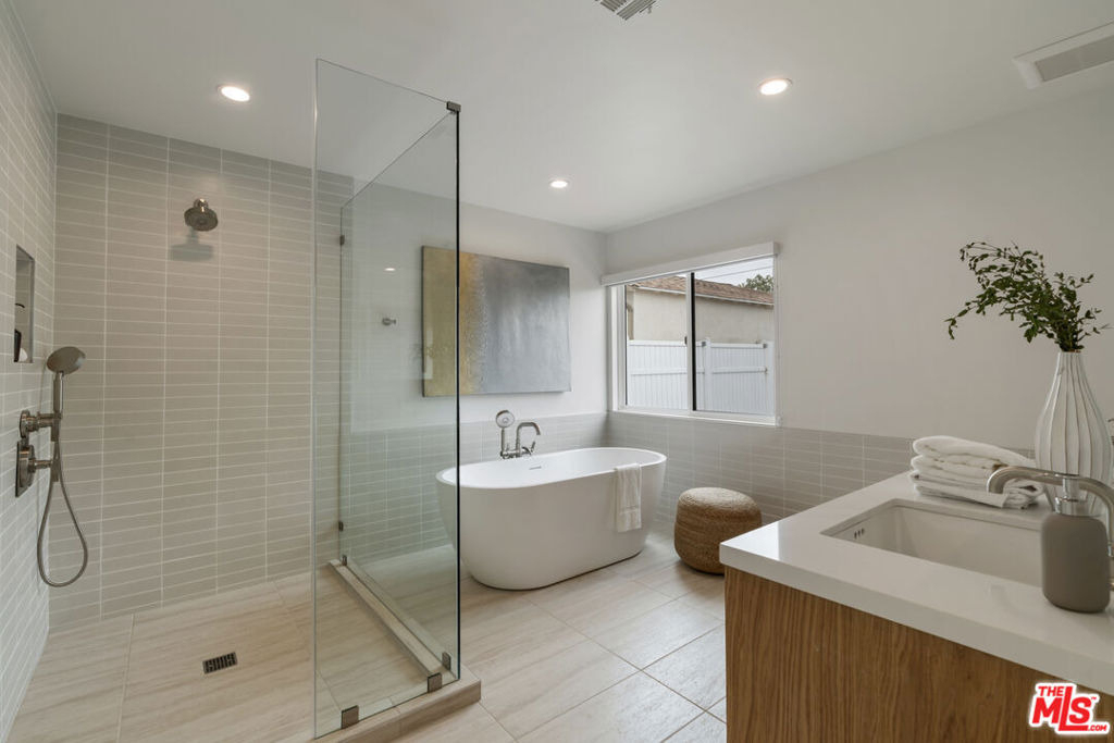 3815 S Cochran Avenue - Photo 3