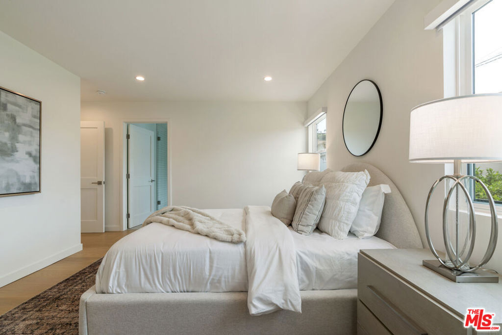 3815 S Cochran Avenue - Photo 4