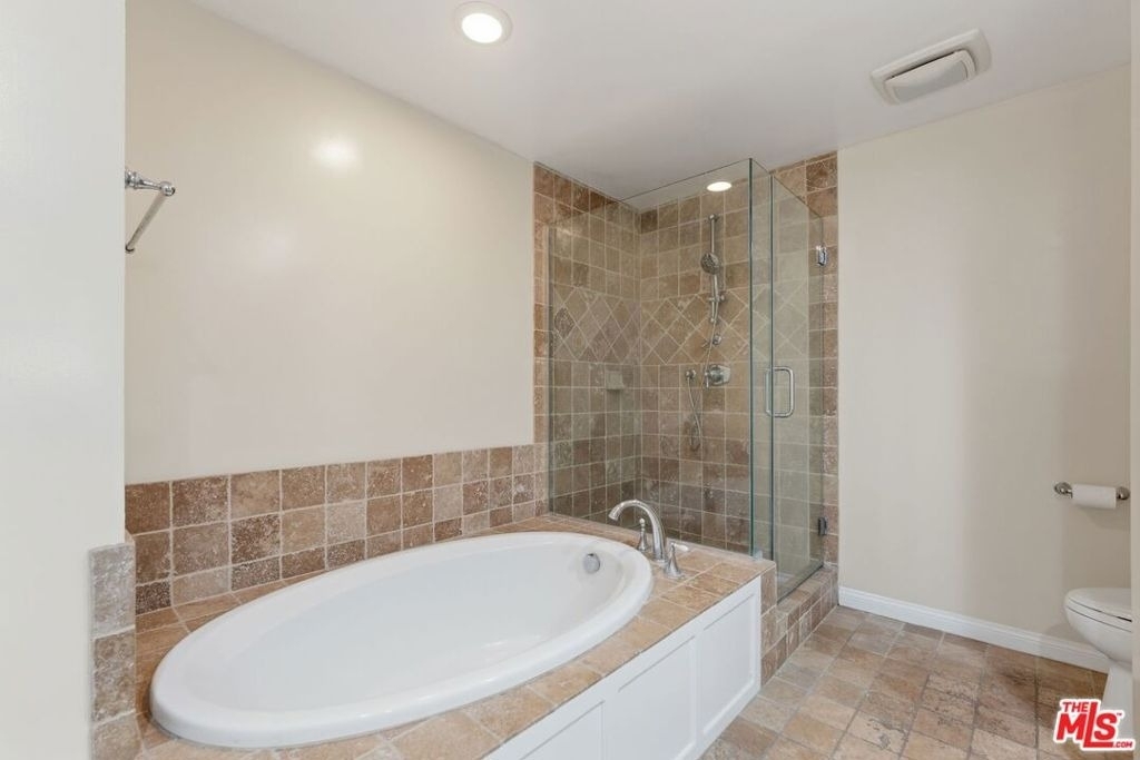 1315 Roxbury Drive - Photo 20