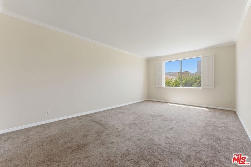 1315 Roxbury Drive - Photo 17