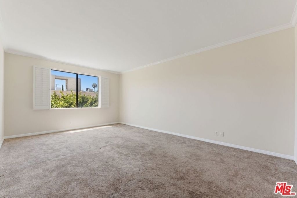 1315 Roxbury Drive - Photo 16
