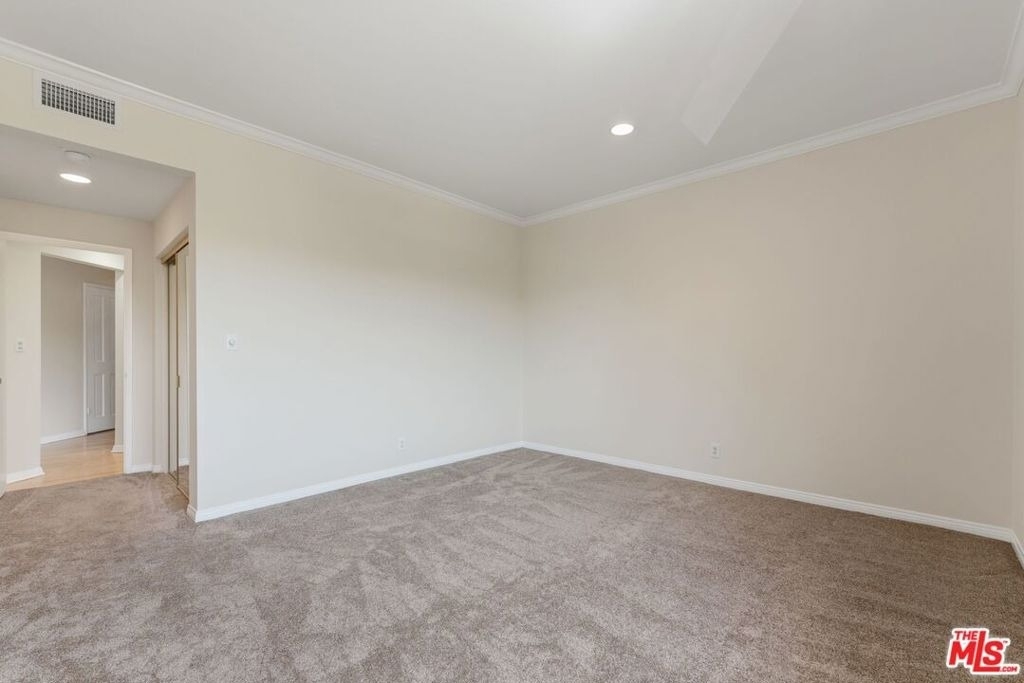 1315 Roxbury Drive - Photo 22
