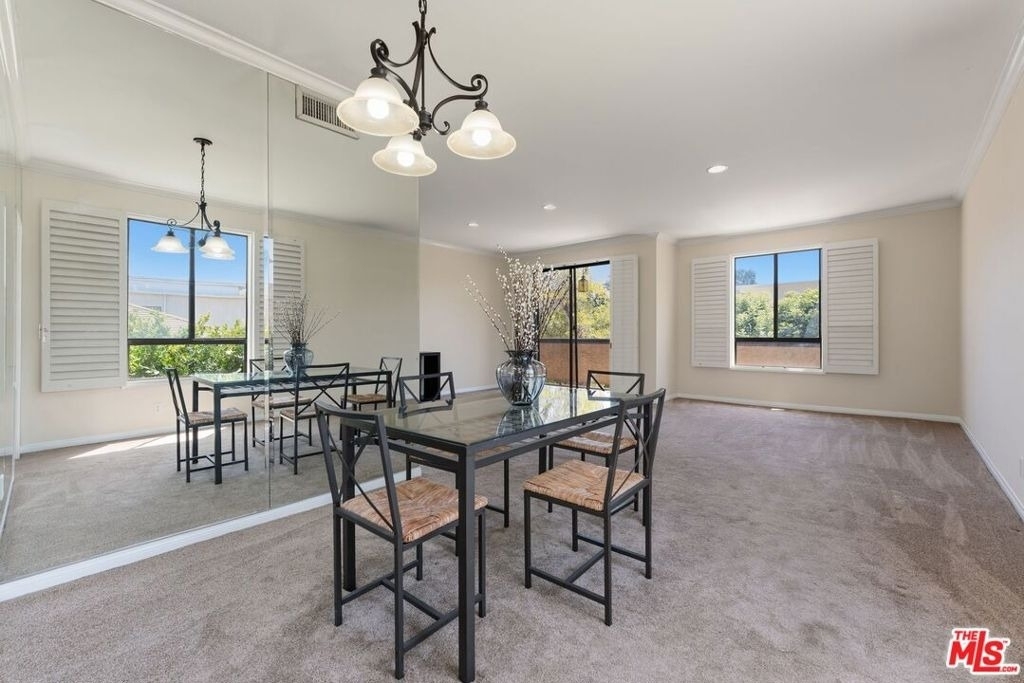1315 Roxbury Drive - Photo 9