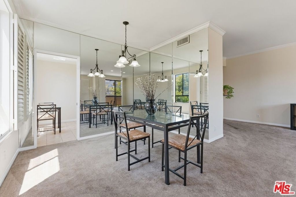 1315 Roxbury Drive - Photo 8