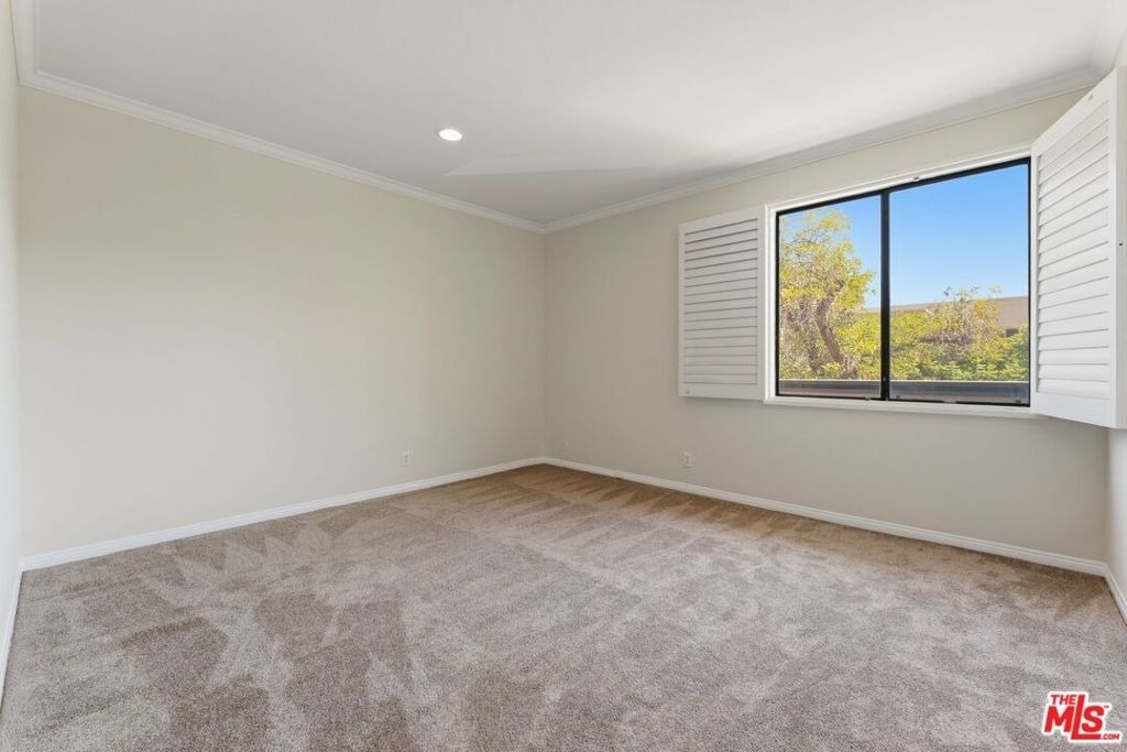 1315 Roxbury Drive - Photo 21