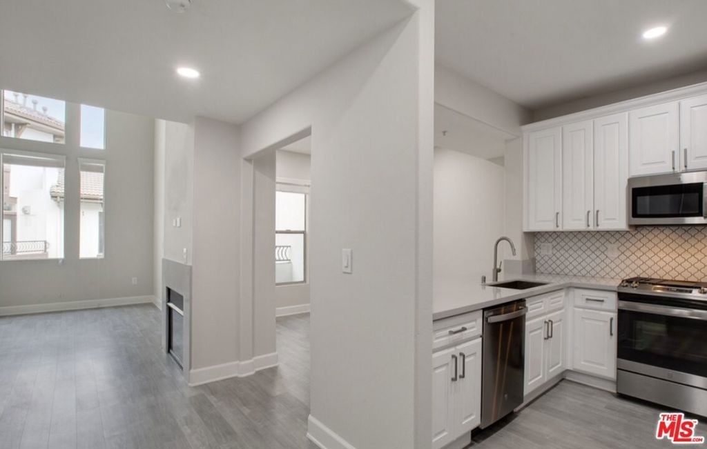 6220 W 3rd Street - Photo 3