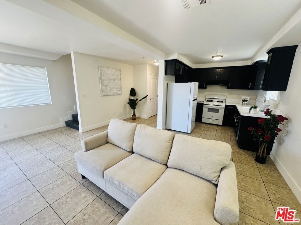 601 W 84th Street - Photo 2