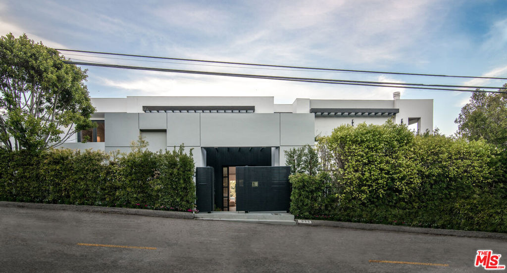 930 N Tigertail Road - Photo 1