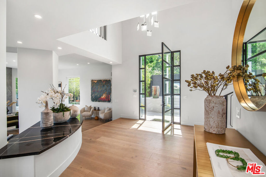 930 N Tigertail Road - Photo 2