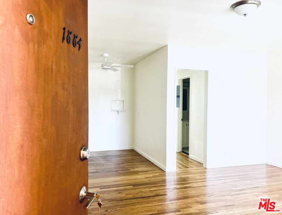 1890 N Alexandria Avenue - Photo 4