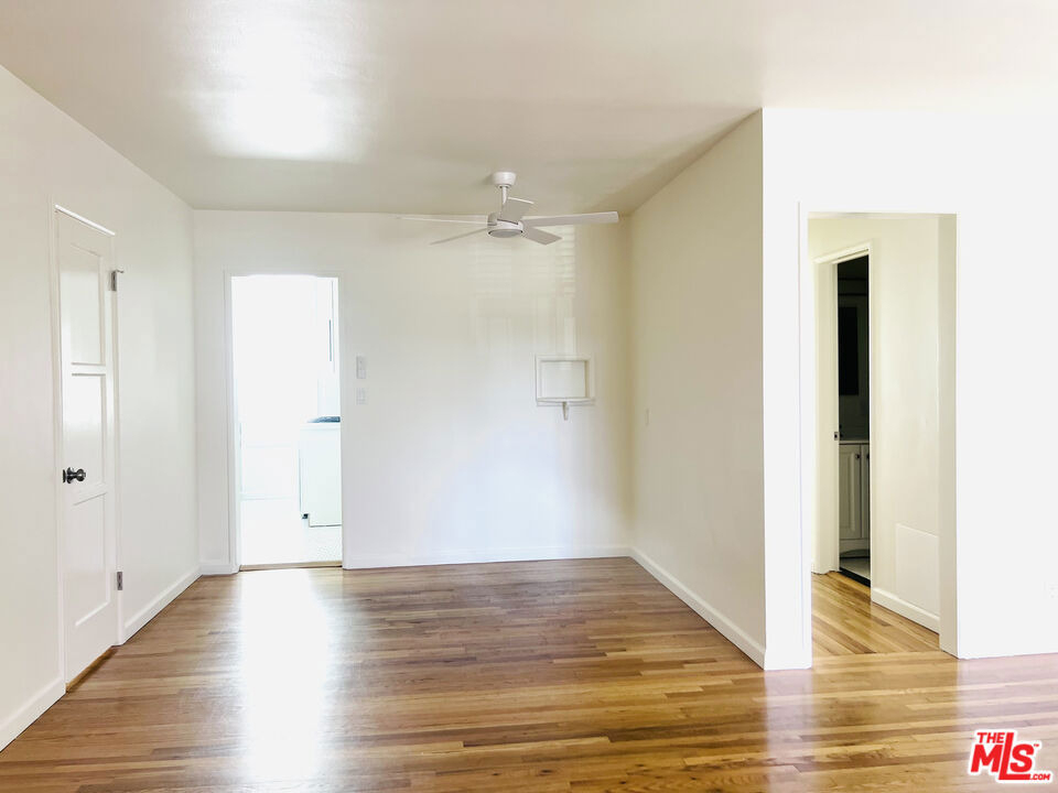 1890 N Alexandria Avenue - Photo 9