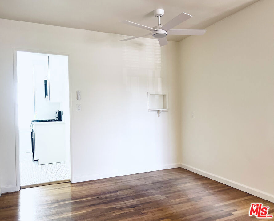 1890 N Alexandria Avenue - Photo 10