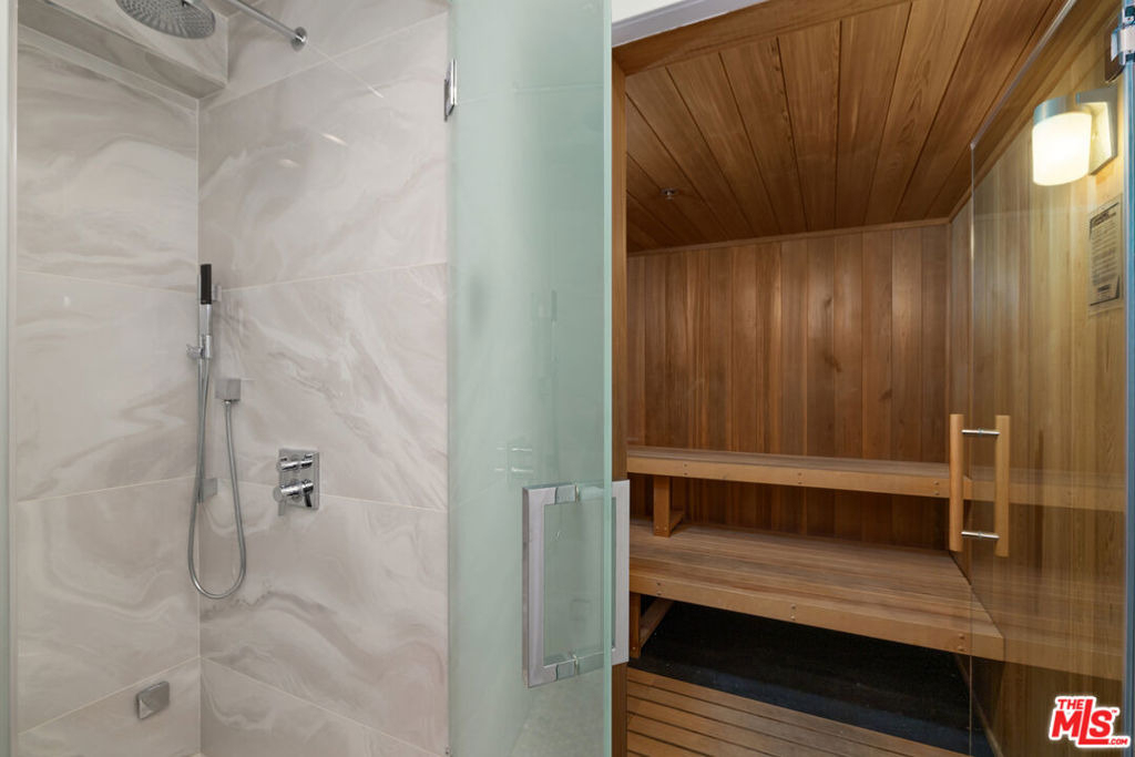 930 N Doheny Drive - Photo 19