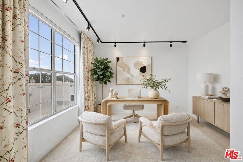 930 N Doheny Drive - Photo 12
