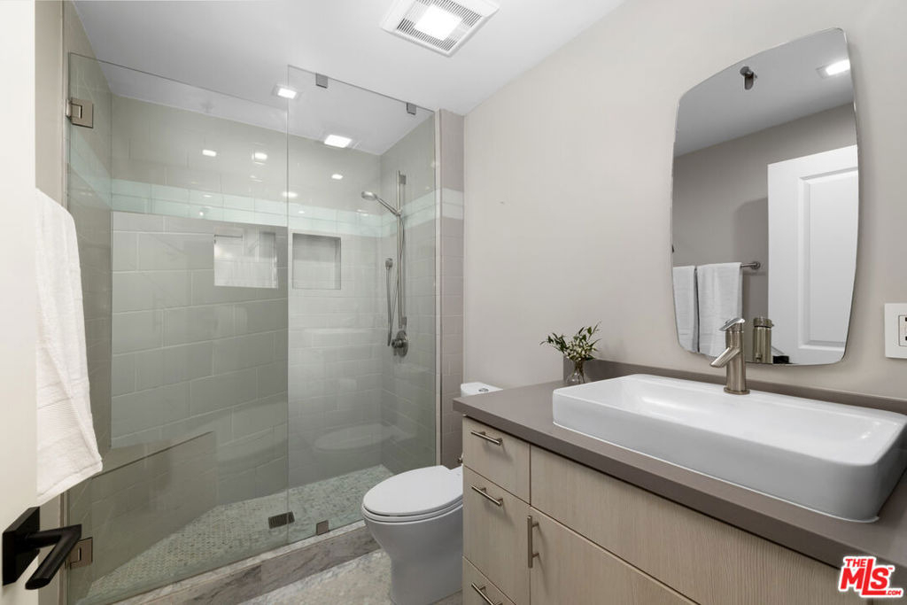 930 N Doheny Drive - Photo 13