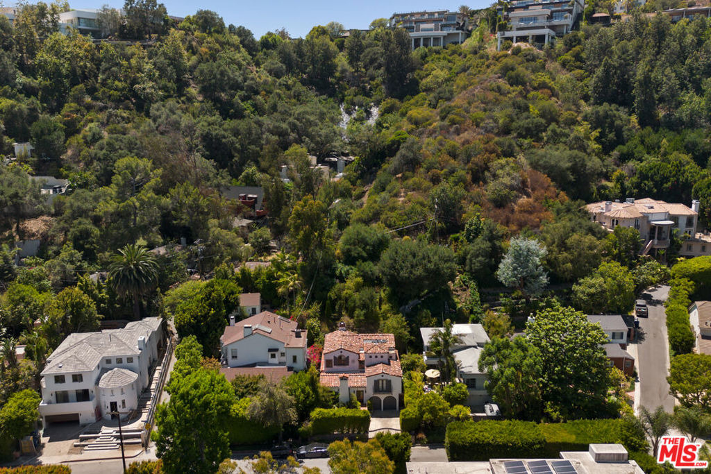 1407 N Beverly Drive - Photo 56